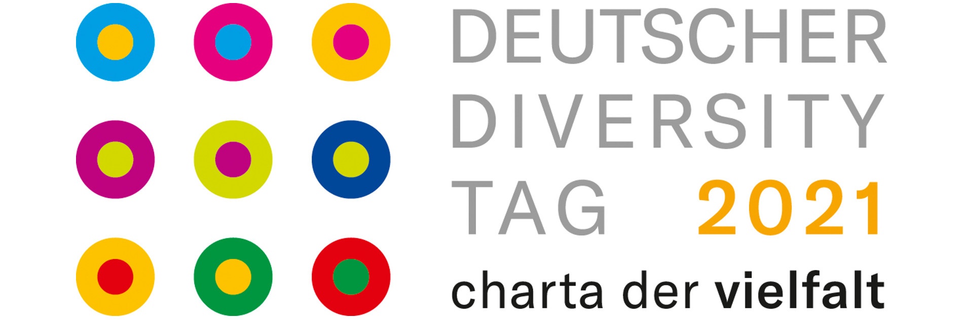 Das Logo des Deutschen Diversity-Tages: 9 bunte Punkte mit jeweils einem andersfarbigem Kreis drum. Daneben ein "Deutscher Diversity-Tag 2021 - charta der vielfalt"-Schriftzug.